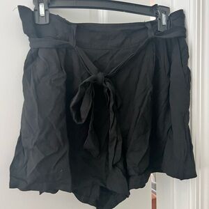 OLD NAVY Black Paperbag Pull-on Shorts, Size Medium